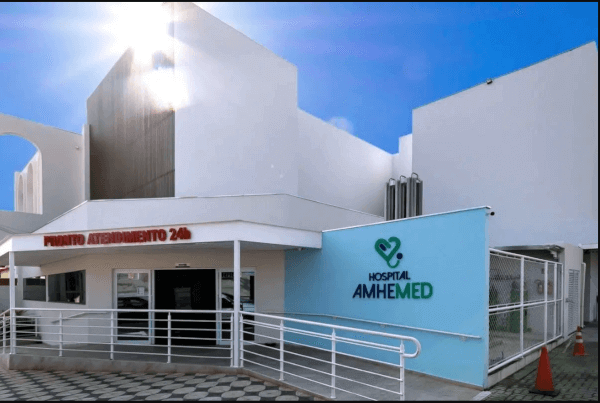 Hospital da AmheMed oferece estrutura para exames laboratoriais