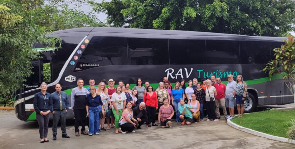 Turistas da Apevo se divertem em Ubatuba